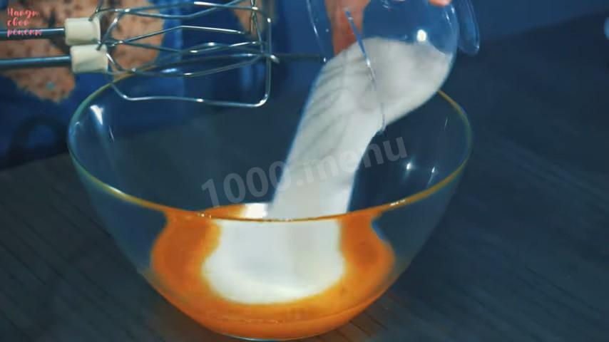 Шаг 2 приготовления Лимонный кекс на кефире с разрыхлителем