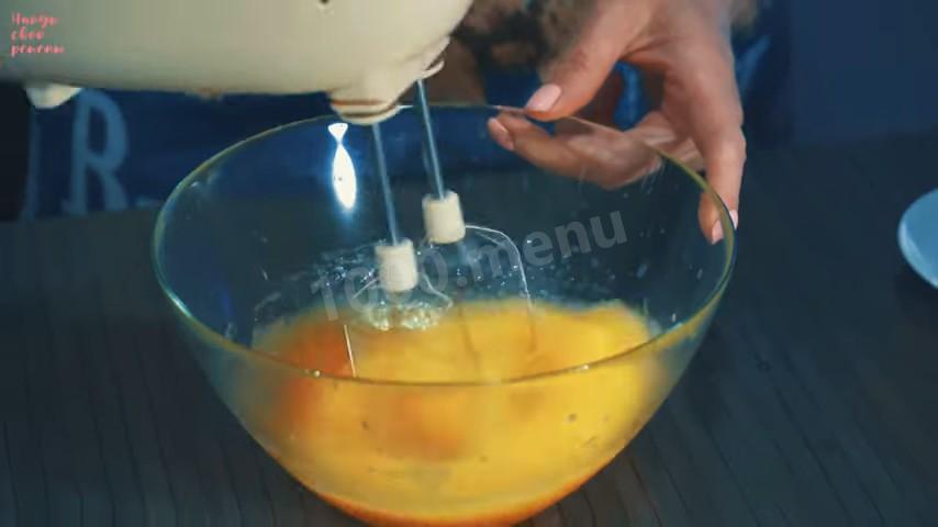 Шаг 5 приготовления Лимонный кекс на кефире с разрыхлителем