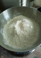 Шаг 1 приготовления Хлеб Здоровье с цельнозерновой мукой