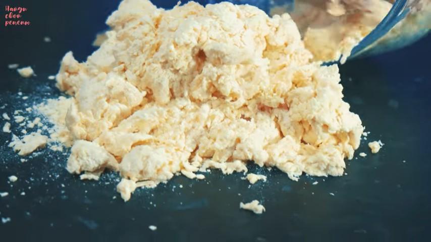 Шаг 11 приготовления Песочные рогалики с белковой начинкой
