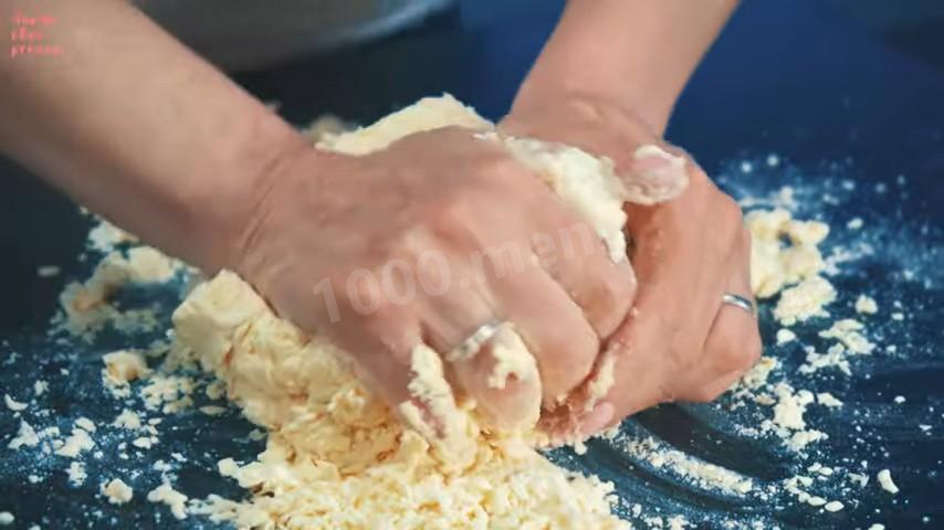 Шаг 12 приготовления Песочные рогалики с белковой начинкой