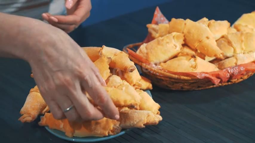 Шаг 24 приготовления Песочные рогалики с белковой начинкой