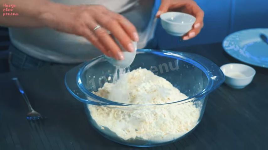 Шаг 4 приготовления Песочные рогалики с белковой начинкой
