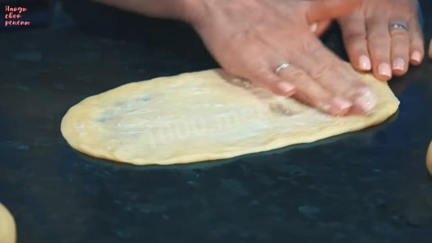 Шаг 22 приготовления Сдобные булочки с зеленью и сыром по-турецки