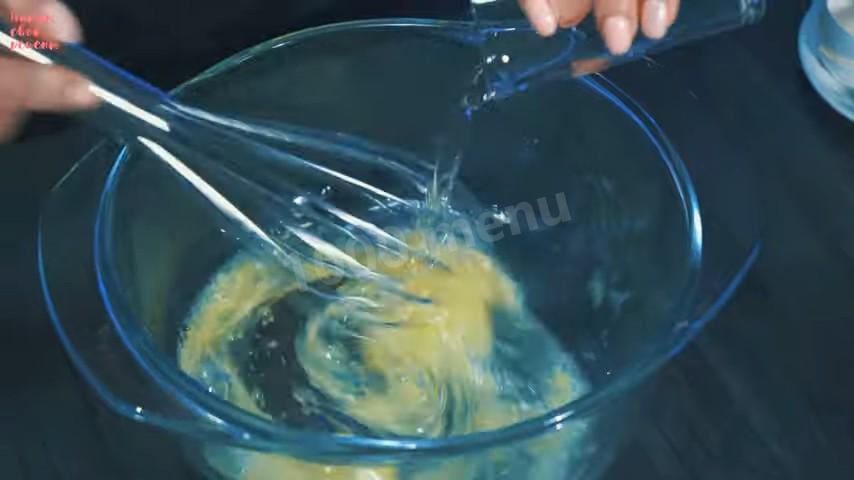 Шаг 9 приготовления Сдобные булочки с зеленью и сыром по-турецки