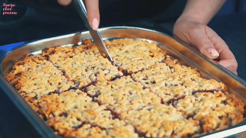 Шаг 23 приготовления Пирог из песочного теста с вареньем и орехами