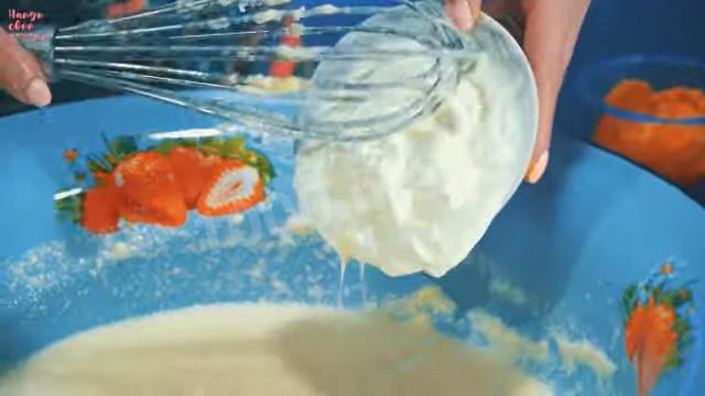 Шаг 13 приготовления Пасхальные куличи с курагой и цукатами на дрожжевом тесте