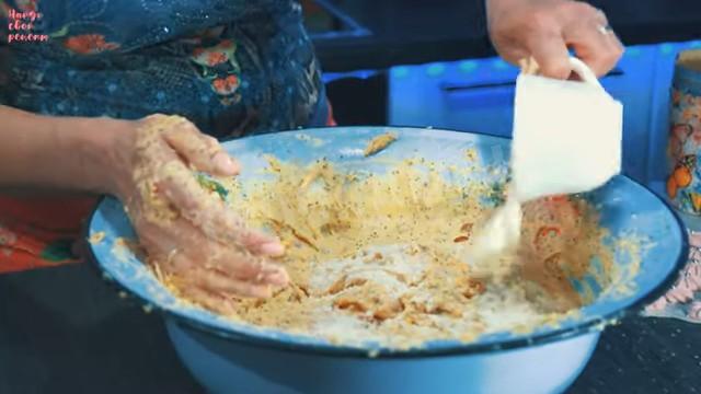 Шаг 22 приготовления Пасхальные куличи с курагой и цукатами на дрожжевом тесте