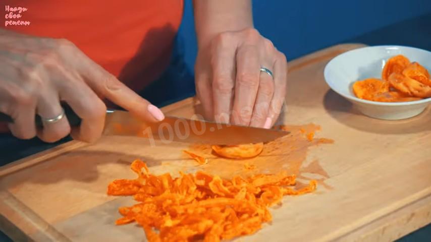 Шаг 14 приготовления Морковный пирог с ванильным вкус овсяными хлопьями и курагой