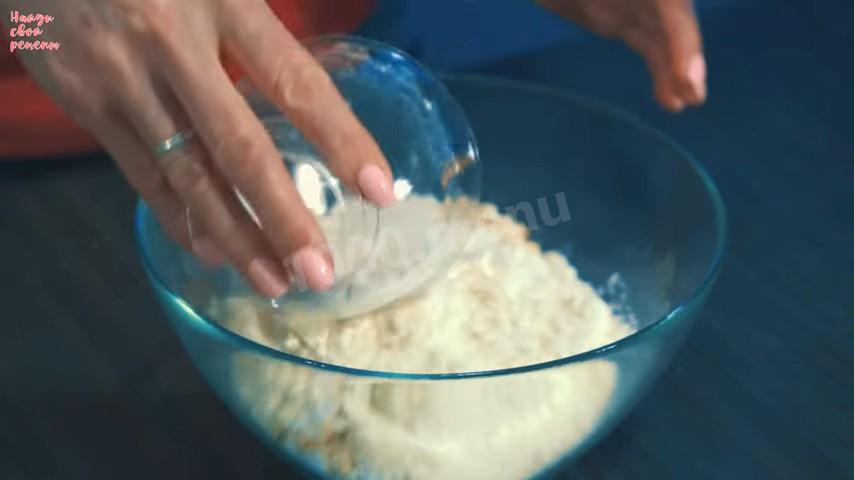 Шаг 8 приготовления Морковный пирог с ванильным вкус овсяными хлопьями и курагой