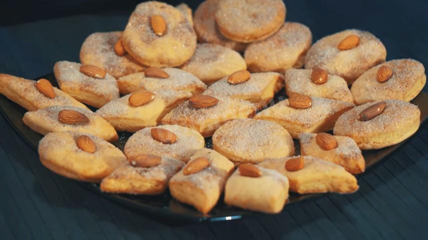 Шаг 19 приготовления Песочное печенье с орехом и корицей на кефире и маргарине