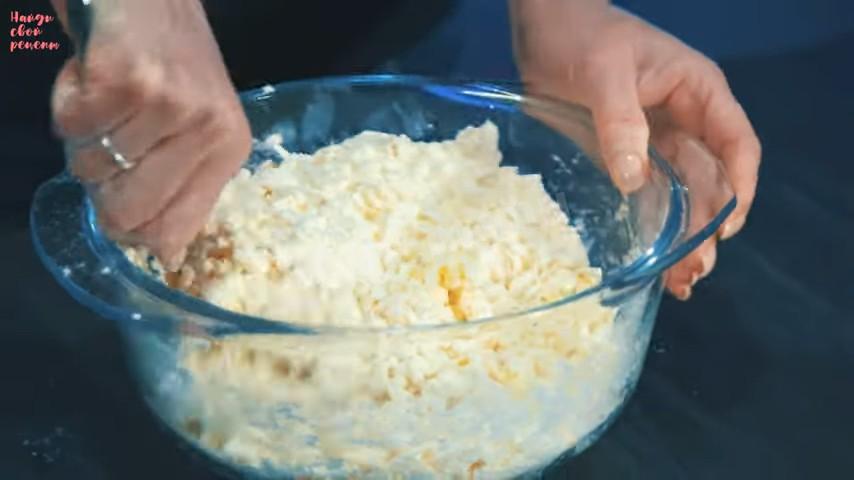 Шаг 10 приготовления Творожные рогалики с вареньем, сахаром и ванилью