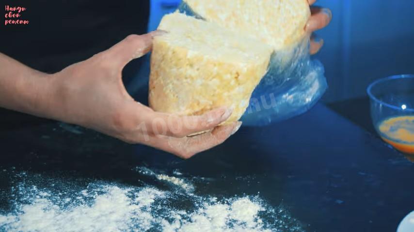 Шаг 12 приготовления Творожные рогалики с вареньем, сахаром и ванилью