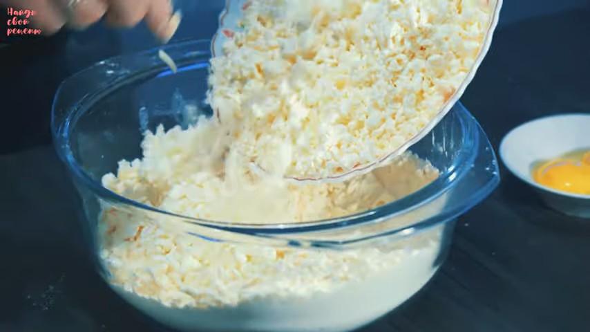 Шаг 8 приготовления Творожные рогалики с вареньем, сахаром и ванилью