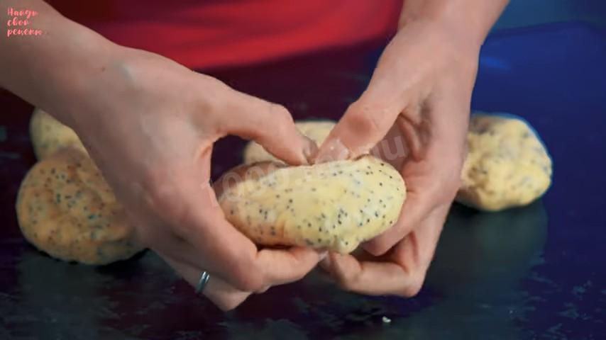 Шаг 22 приготовления Бублики с маком на молоке