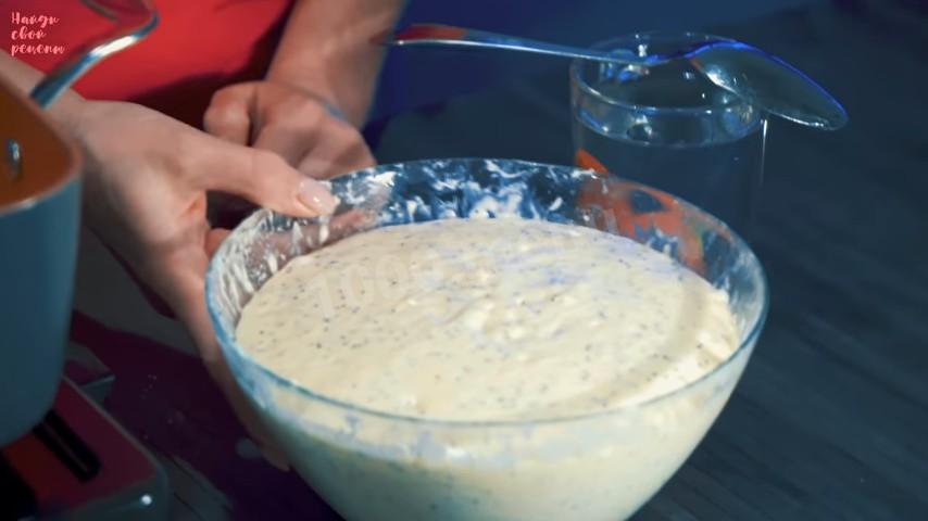 Шаг 10 приготовления Постные оладьи с маком из дрожжевого теста