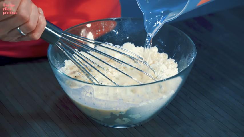 Шаг 6 приготовления Постные оладьи с маком из дрожжевого теста