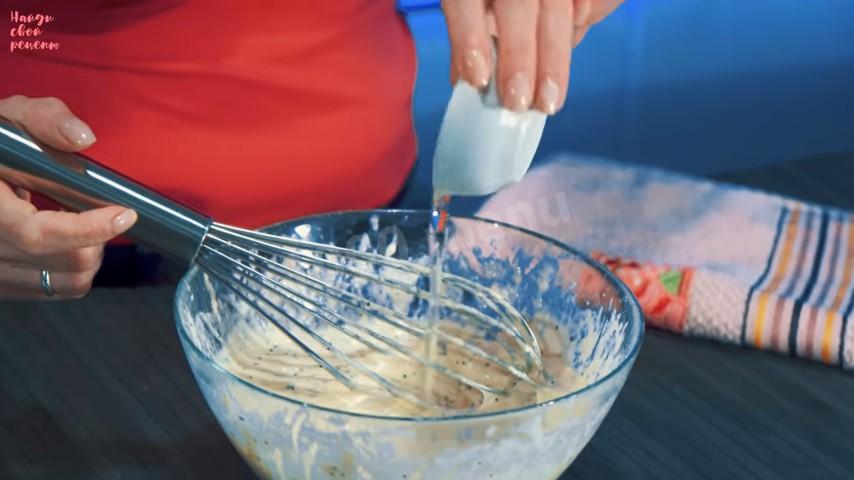 Шаг 8 приготовления Постные оладьи с маком из дрожжевого теста