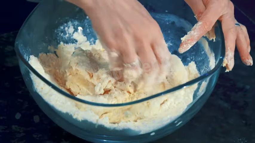 Шаг 5 приготовления Идеальные чебуреки с начинкой из мясного фарша