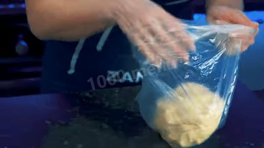 Шаг 7 приготовления Идеальные чебуреки с начинкой из мясного фарша