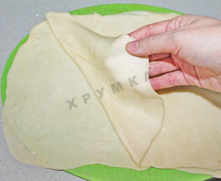 Шаг 10 приготовления Слоеные круассаны с абрикосовым вареньем