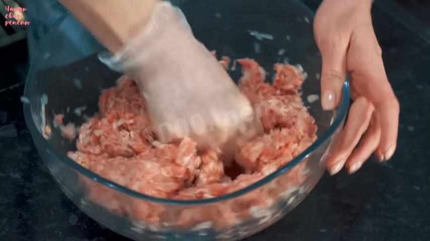 Шаг 19 приготовления Классические беляши с сочной мясной начинкой