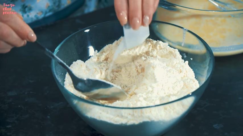Шаг 9 приготовления Классические беляши с сочной мясной начинкой