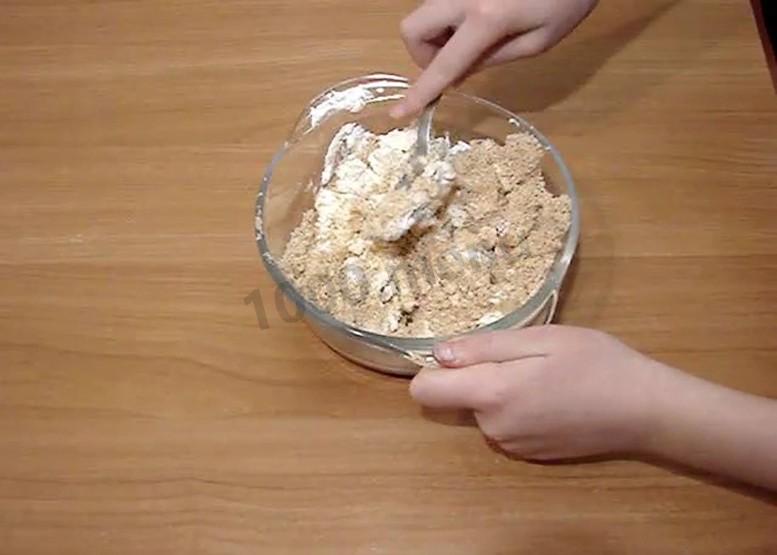 Шаг 2 приготовления Кейк попсы из печенья