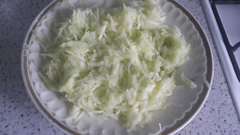 Шаг 1 приготовления Блинчики с кабачками