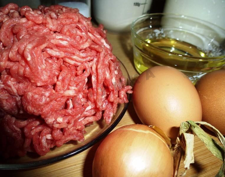 Шаг 2 приготовления Блинчики на молоке с мясом
