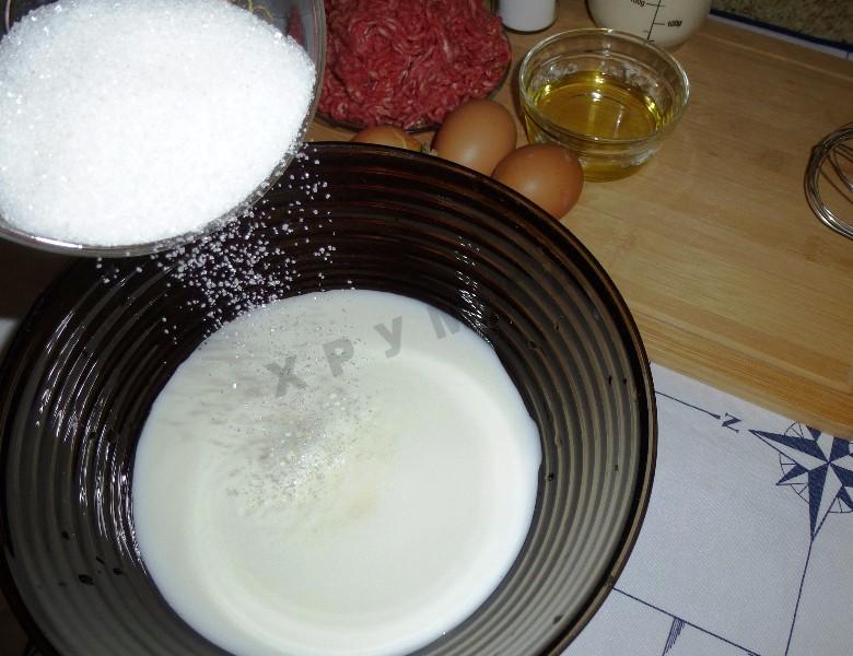 Шаг 4 приготовления Блинчики на молоке с мясом