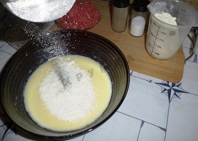 Шаг 7 приготовления Блинчики на молоке с мясом