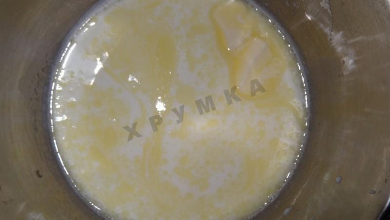 Шаг 1 приготовления Манник в мультиварке на молоке с ягодами