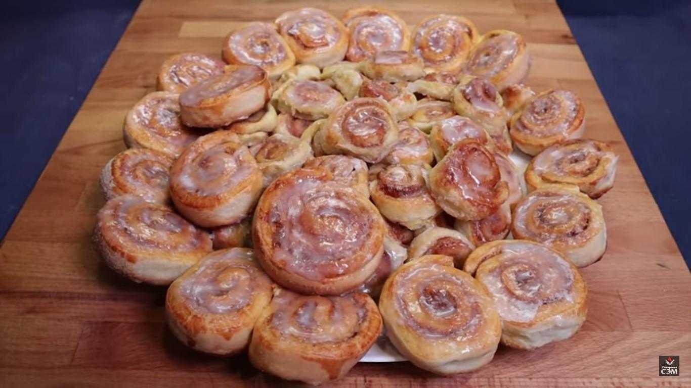 Шаг 8 приготовления Булочки с корицей и ванильной глазурью