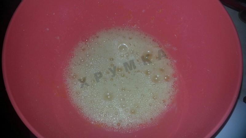Шаг 2 приготовления Кексы из теста с шоколадом и какао в формочках