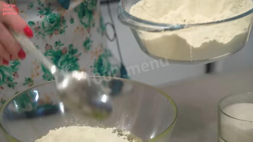 Шаг 5 приготовления Блины на молоке классические и яйцах