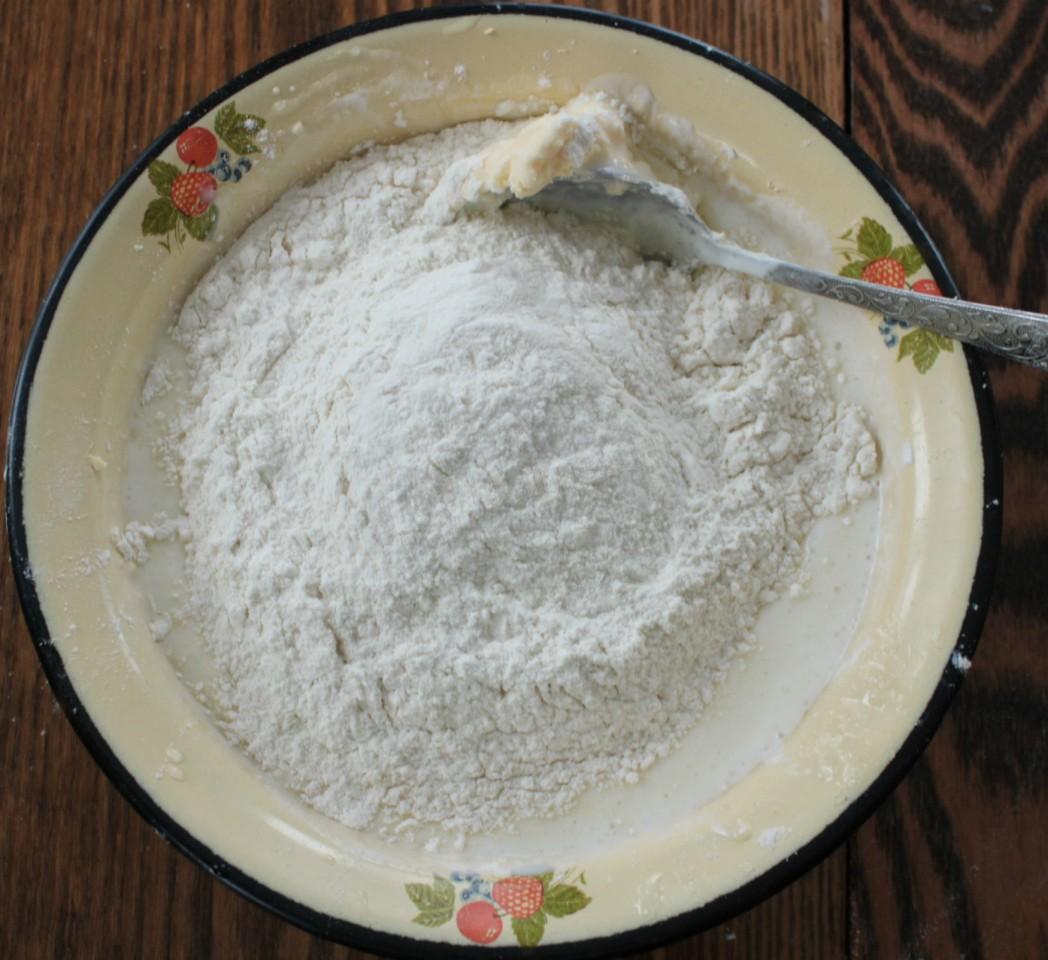 Шаг 5 приготовления Пирог с клюквой и яблоками