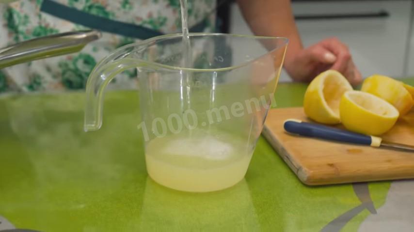 Шаг 25 приготовления Элитный банановый пирог с лимонной заливкой