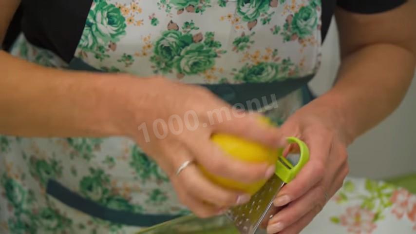Шаг 9 приготовления Элитный банановый пирог с лимонной заливкой