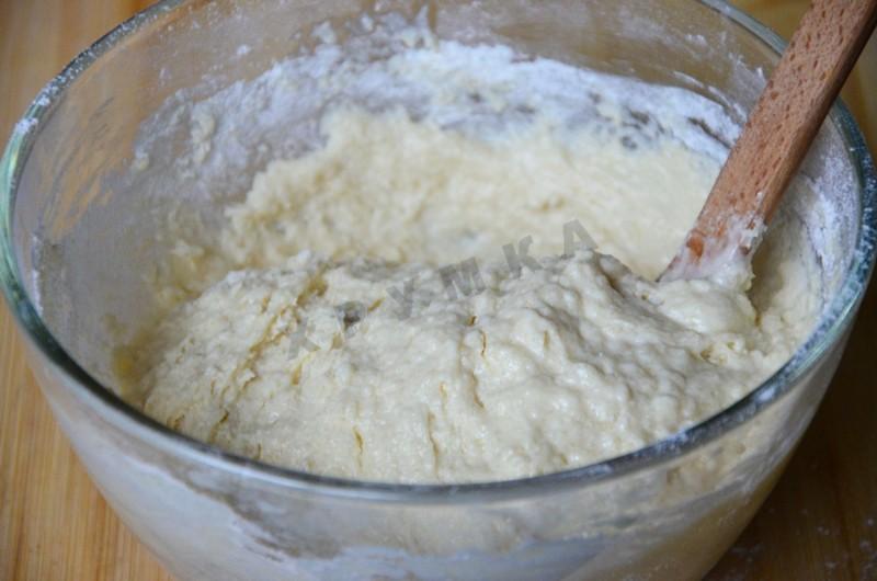 Шаг 5 приготовления Маффины на кефире с начинкой из джема