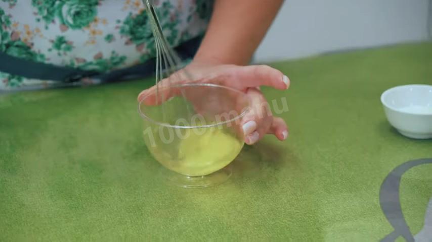 Шаг 21 приготовления Сахарные слойки с варёным сгущенным молоком