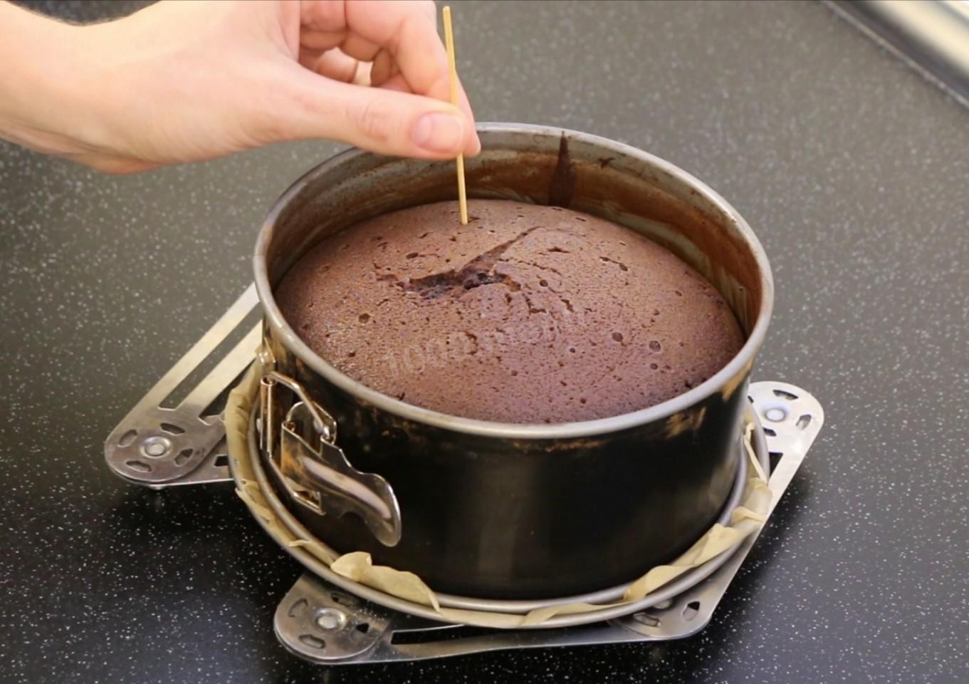 Шаг 9 приготовления Шоколадный пирог Объедение