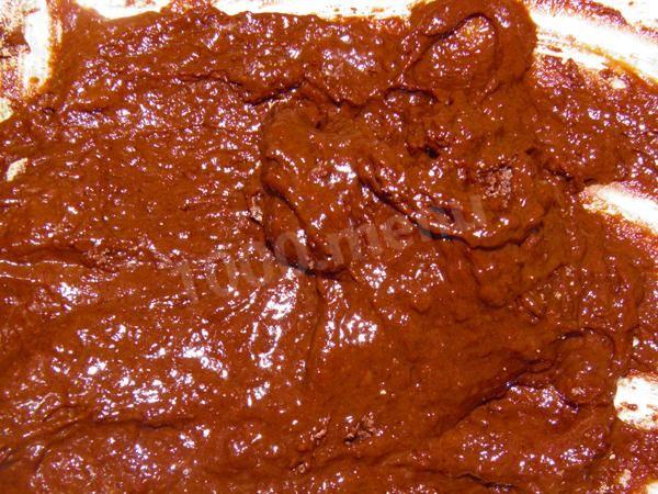 Шаг 4 приготовления Кекс с какао в микроволновке с молоком