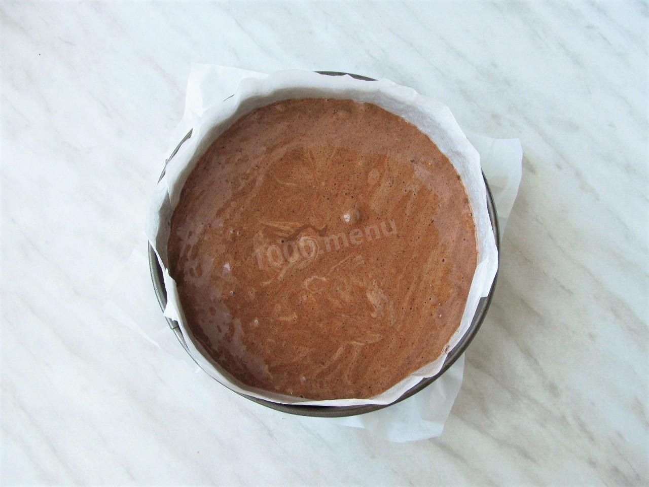Шаг 9 приготовления Шарлотка шоколадная с грушами