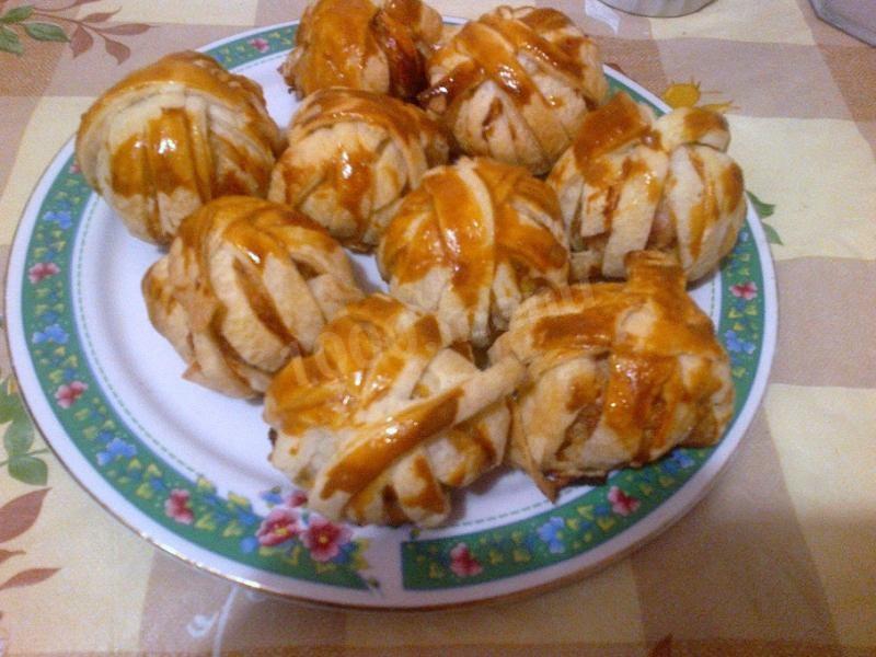 Обложка рецепта Пирожки клубочки печеные в духовке с мясным фаршем