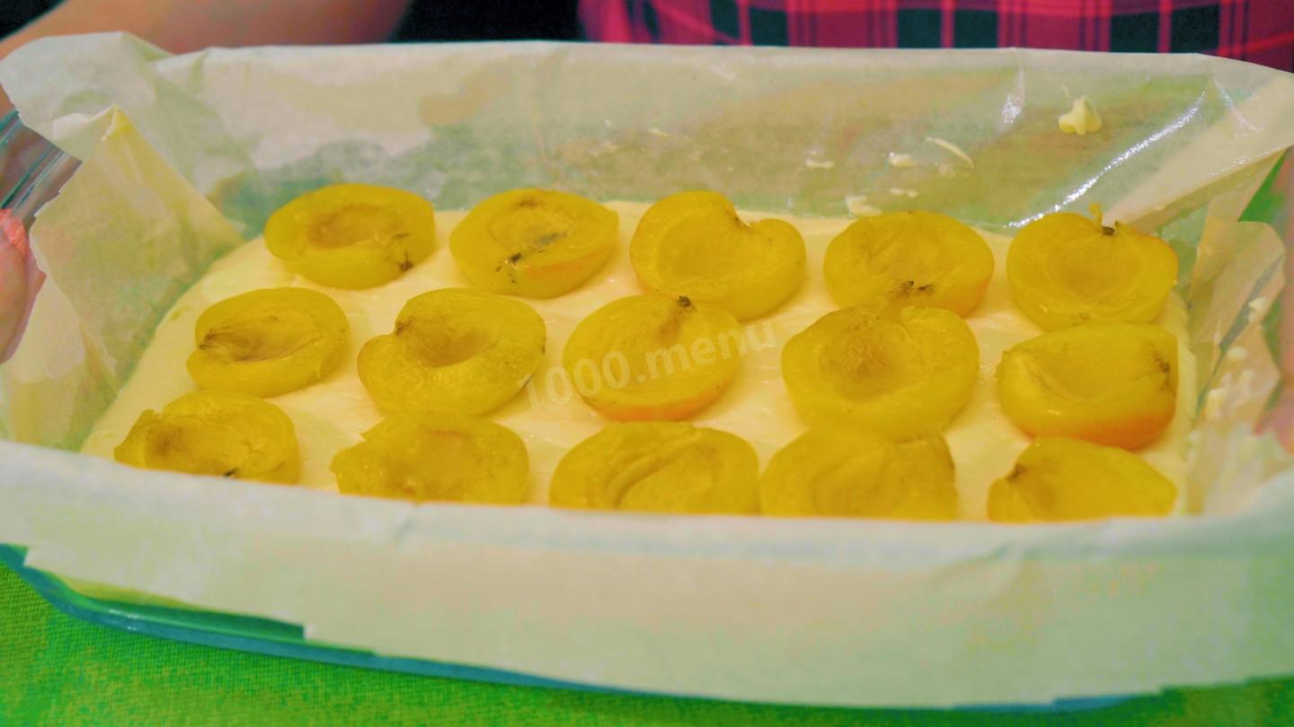 Шаг 8 приготовления Вкусный фруктовый пирог с ванилью и абрикосами к чаю