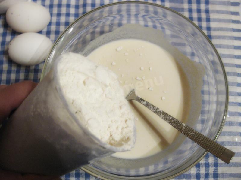 Шаг 4 приготовления Блины из пшеничной и кукурузной муки
