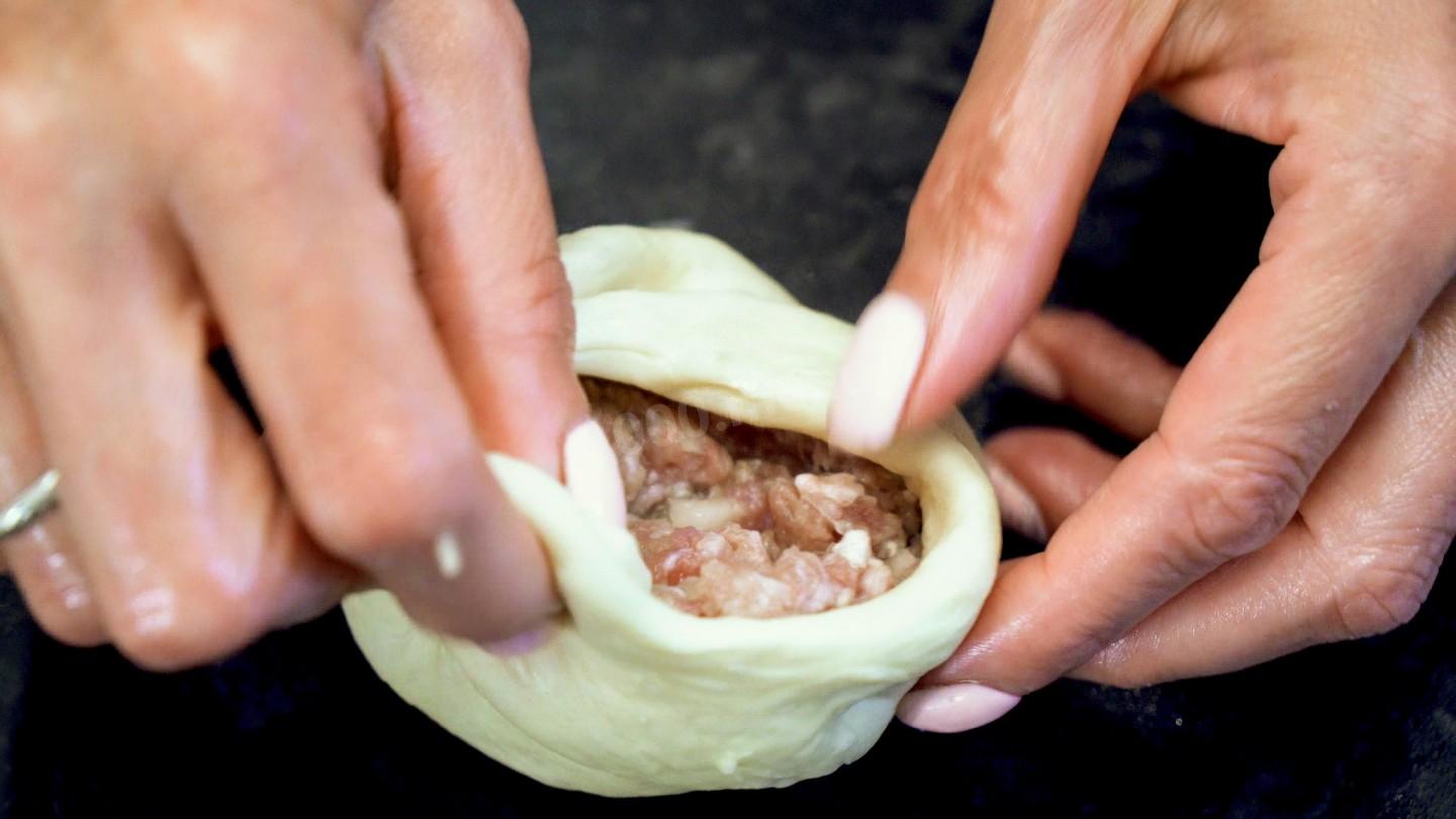 Шаг 10 приготовления Домашние беляши с сочной мясной начинкой