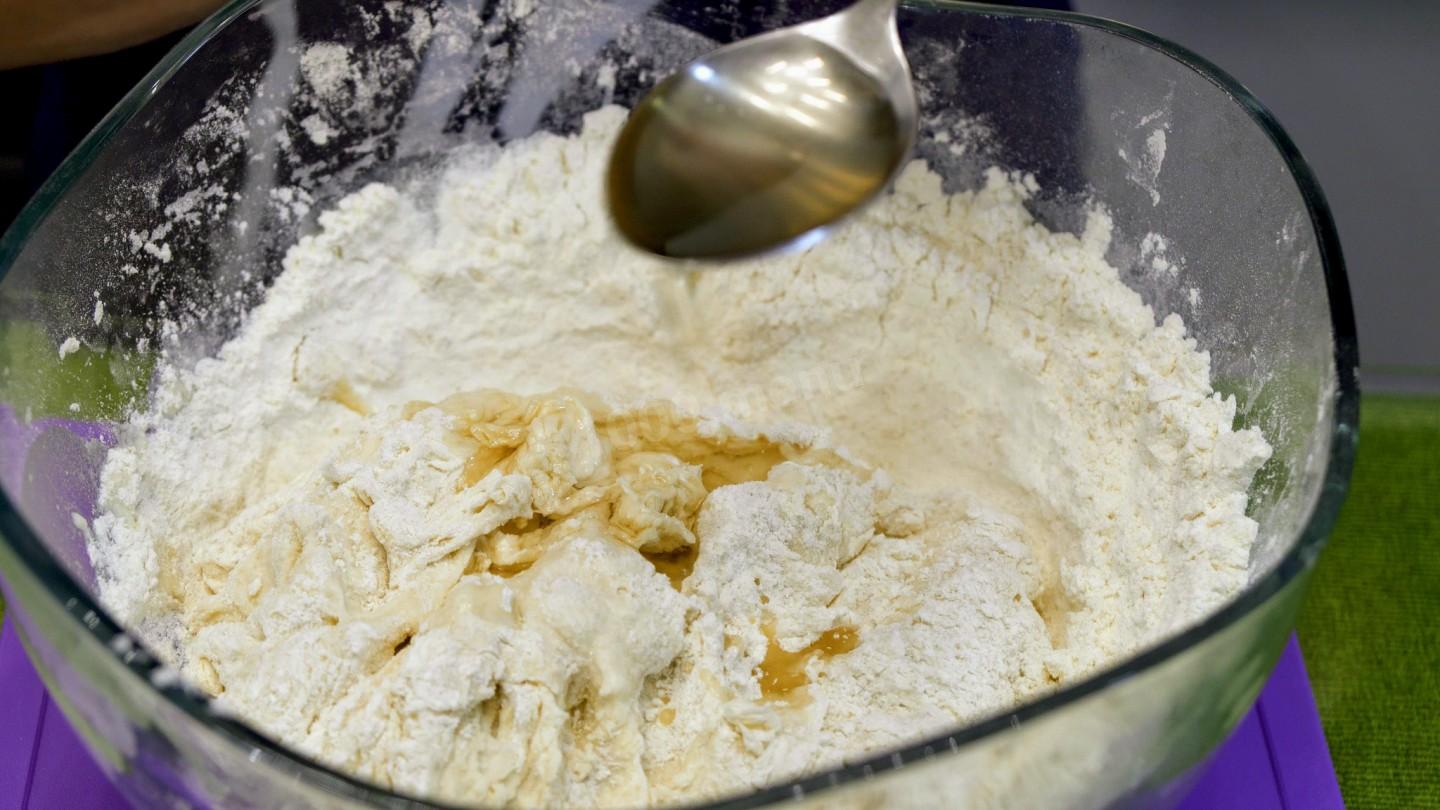 Шаг 3 приготовления Домашние беляши с сочной мясной начинкой