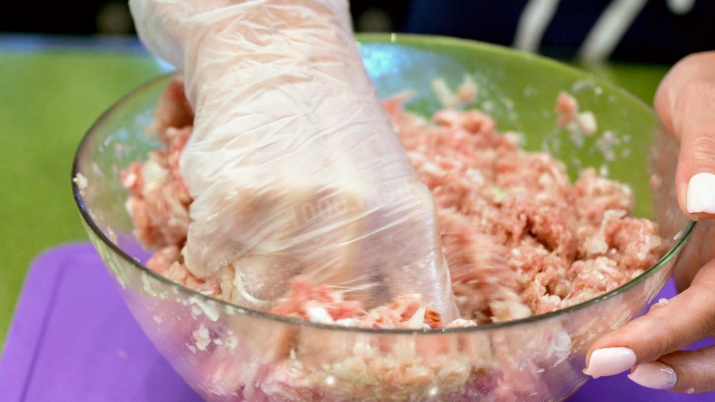 Шаг 7 приготовления Домашние беляши с сочной мясной начинкой